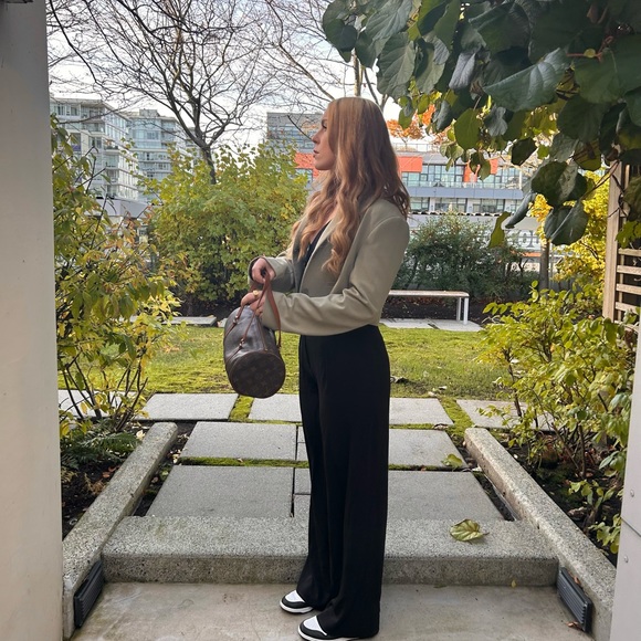 Louis Vuitton Papillon 30 Bag - Picture 12 of 15